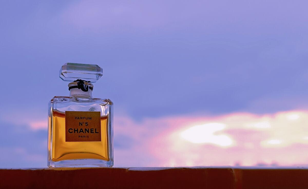 ✨ Trío Lujo en la Piel – Black Opium, Lady Million & Chanel Nº5 + Splash Victoria’s Secret de Regalo 🎁